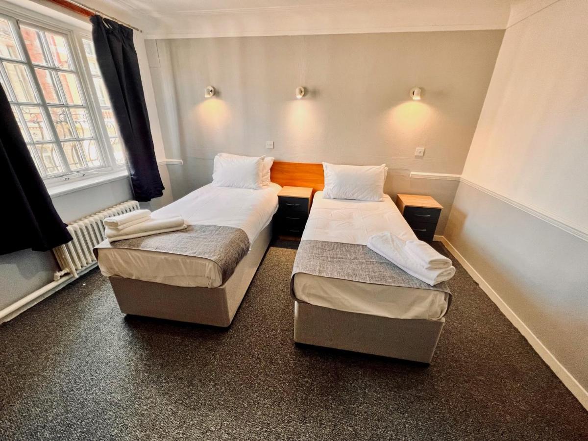 Sneyd Arms Hotel Tunstall Chatterley Exteriör bild