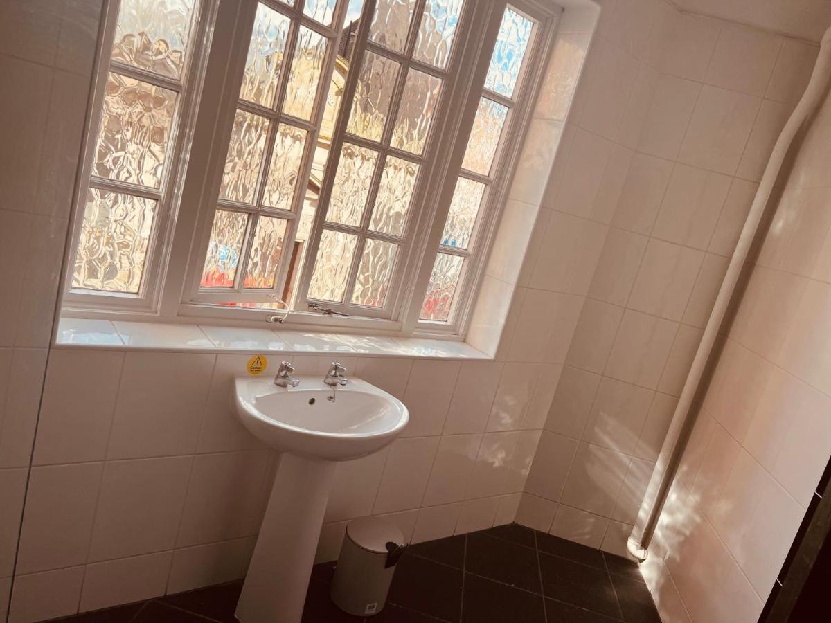 Sneyd Arms Hotel Tunstall Chatterley Exteriör bild