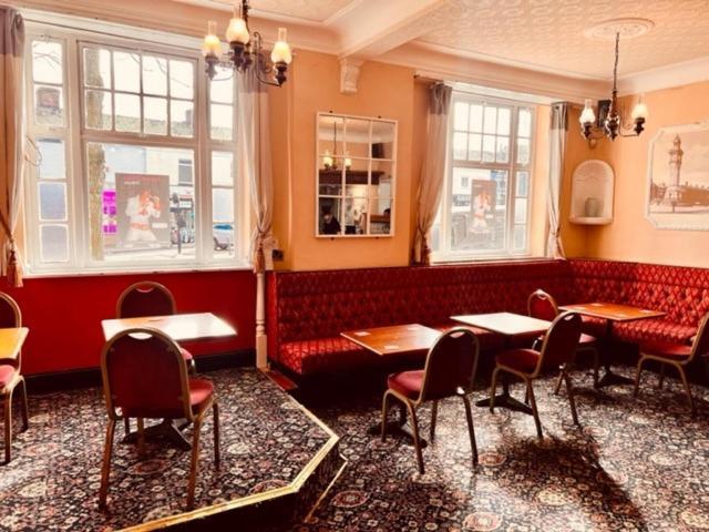 Sneyd Arms Hotel Tunstall Chatterley Exteriör bild